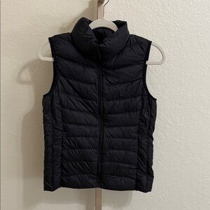 Uniqlo Women's Dark Quilted Vest black Size S